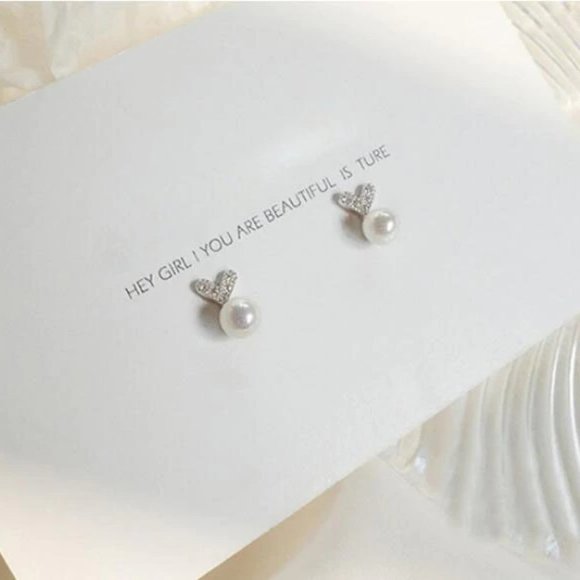 NEW 925 Sterling Silver Pearl Heart Earrings - Picture 5 of 8